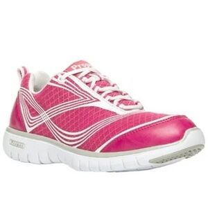 Propet Travellite Sneaker in Fuchsia Women’s Size 7 1/2